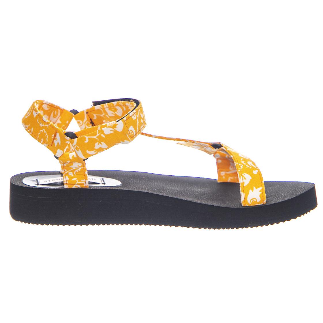  SMSHENLEY-MUSTFLO  STEVE MADDEN 